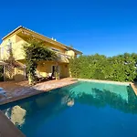 Lägenhet Beachfront With Pool And Stunning Ocean View #1908 *