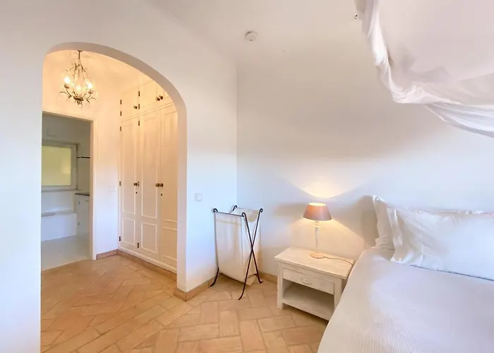 Appartement Beachfront With Pool And Stunning Ocean View #1908