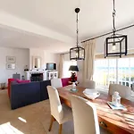 Апартаменты Beachfront With Pool And Stunning Ocean View #1908