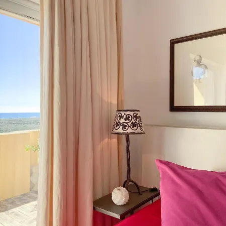 Beachfront With Pool And Stunning Ocean View #1908